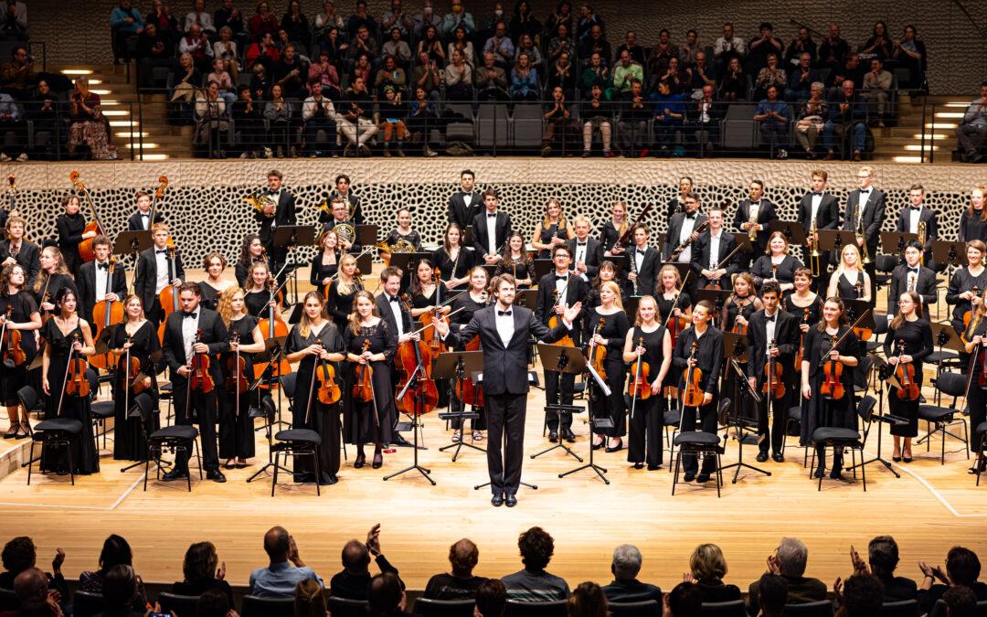 Aufbruch! Landesjugendorchester Hamburg spielt Glanert und Schostakowitsch